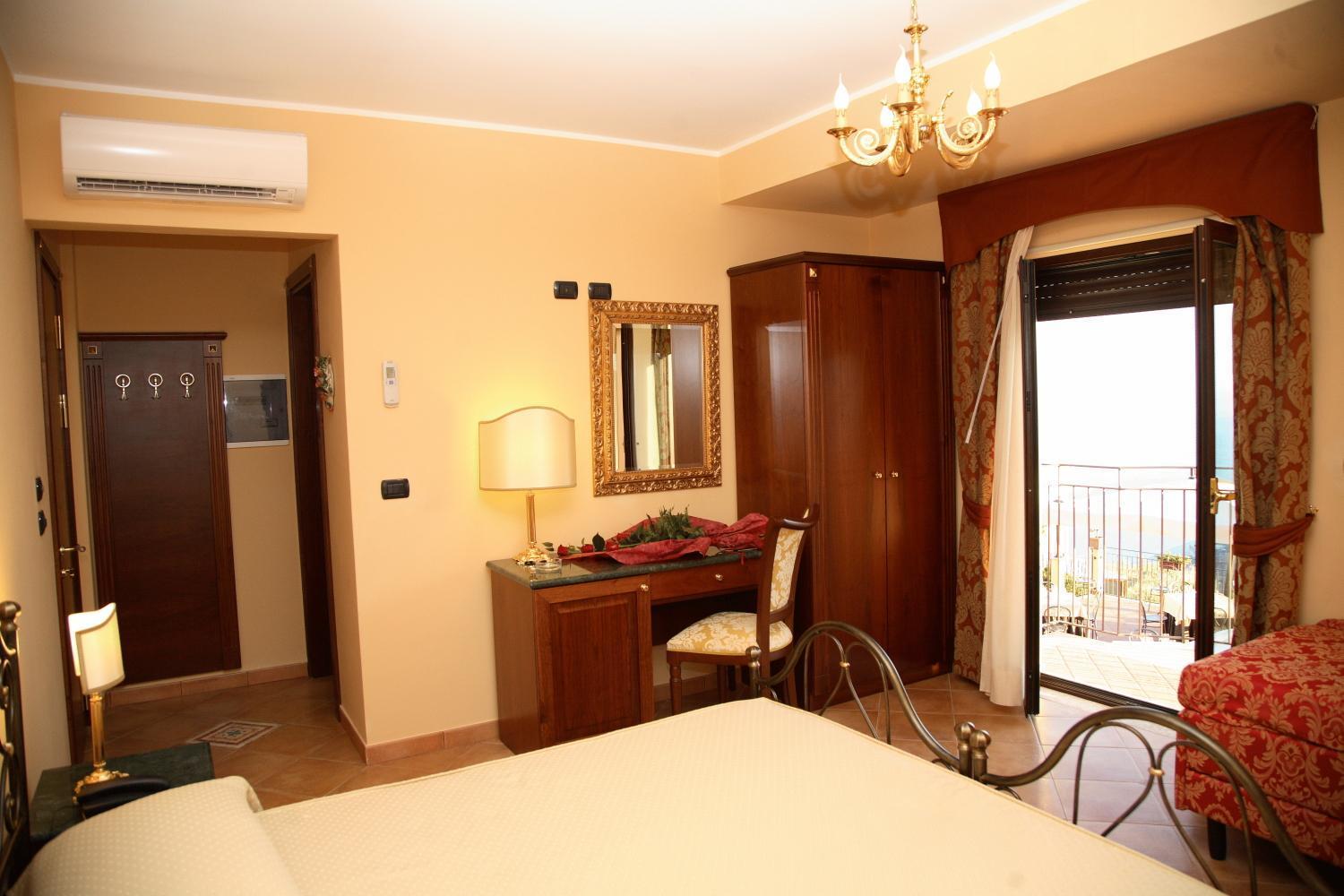 Agostiniana Hotel Santa Teresa di Riva Kültér fotó